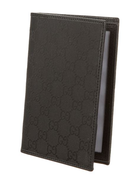 gucci passport holder men's